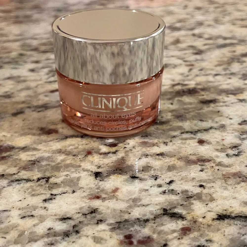 Clinique x Jonathan Cohen Collab Bag + 6 pcs Clinique Skincare Lipstick Set Gift - Picture 9 of 10